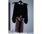 Robe de soire noire et or.