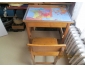 Petit bureau en bois pour enfant