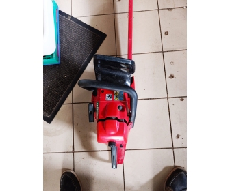 Tronçoneuse abateuse